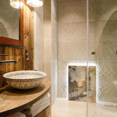 Tatiana Esencja ザコパネ